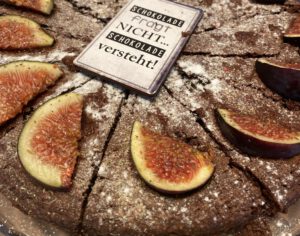 Mehr über den Artikel erfahren Saftiger Schokokuchen mit “Göt­tliche Verführung”