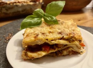 Mehr über den Artikel erfahren Veg­e­tarische Linsenlasagne