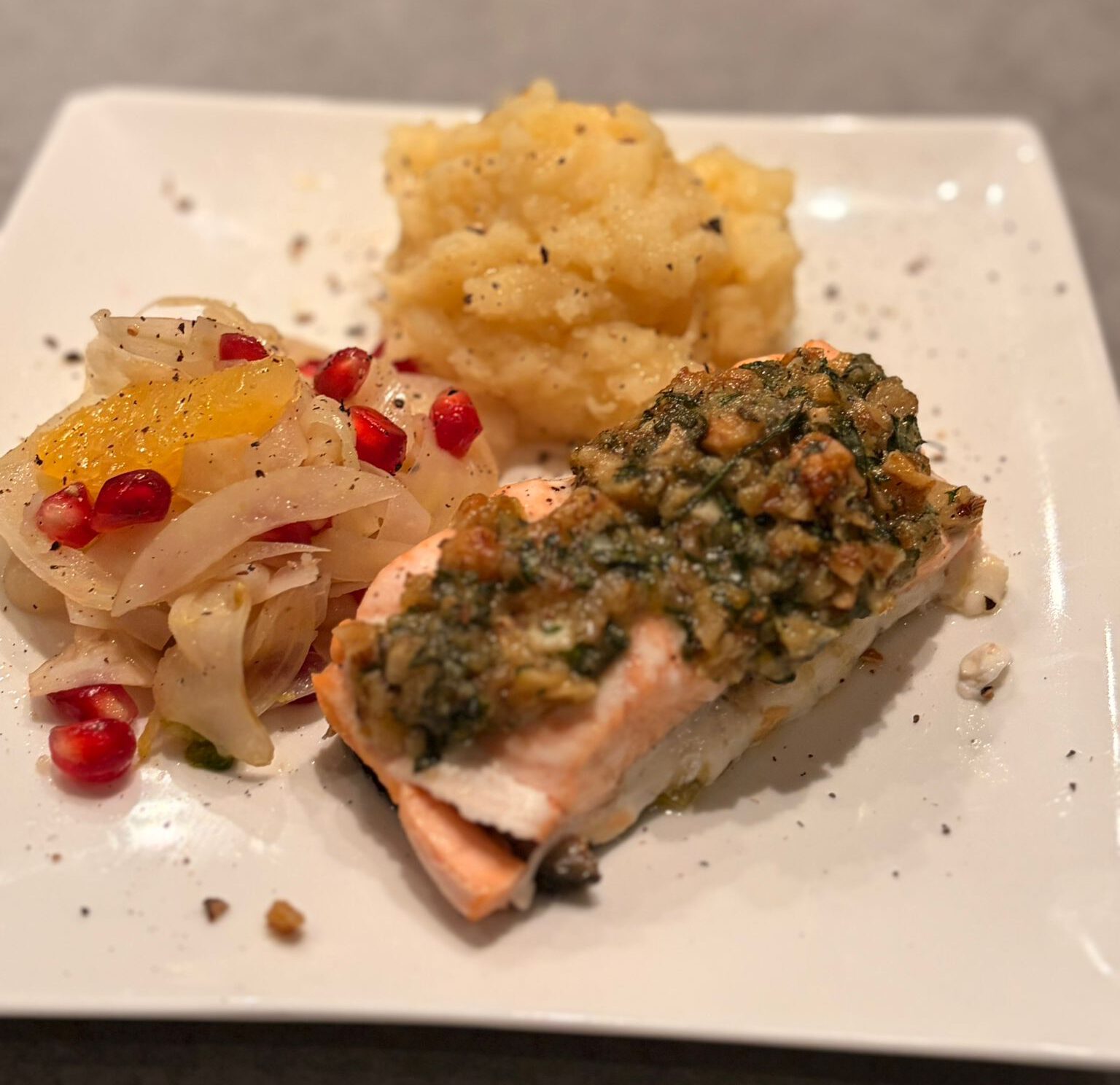 Du betrachtest gerade Wei­h­nachts­genuss mal anders – wir sind Teil des Meer­busch­er-Menüs der&nbsp;Rheinis­chen&nbsp;Post&nbsp;